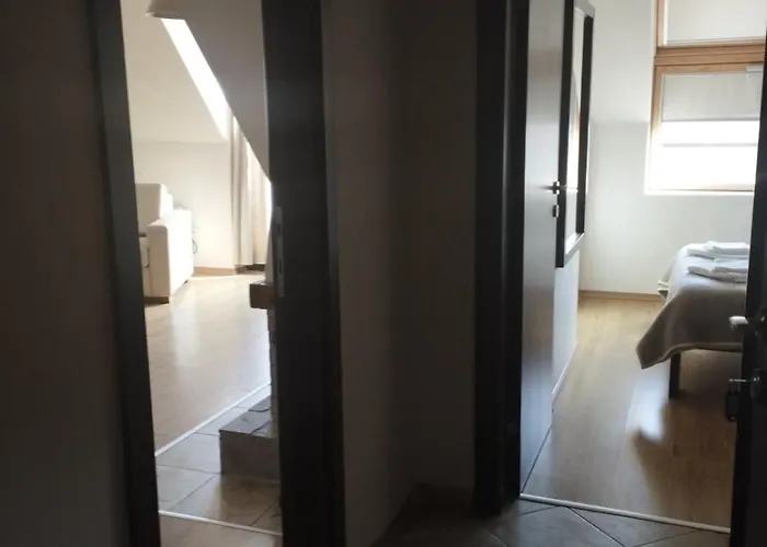 Dreaming With Tree Mountain View *