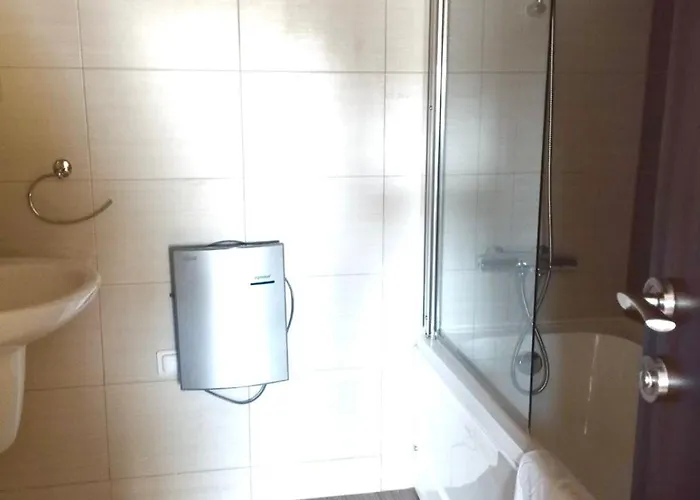 Dreaming With Tree Mountain View *